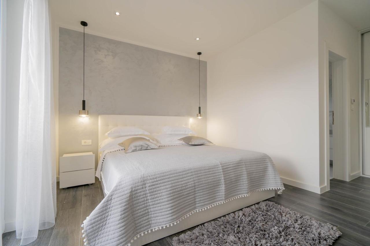 Villa Lukrecia, Luxury Villa In Imotski-Makarska Donji Prolozac ภายนอก รูปภาพ